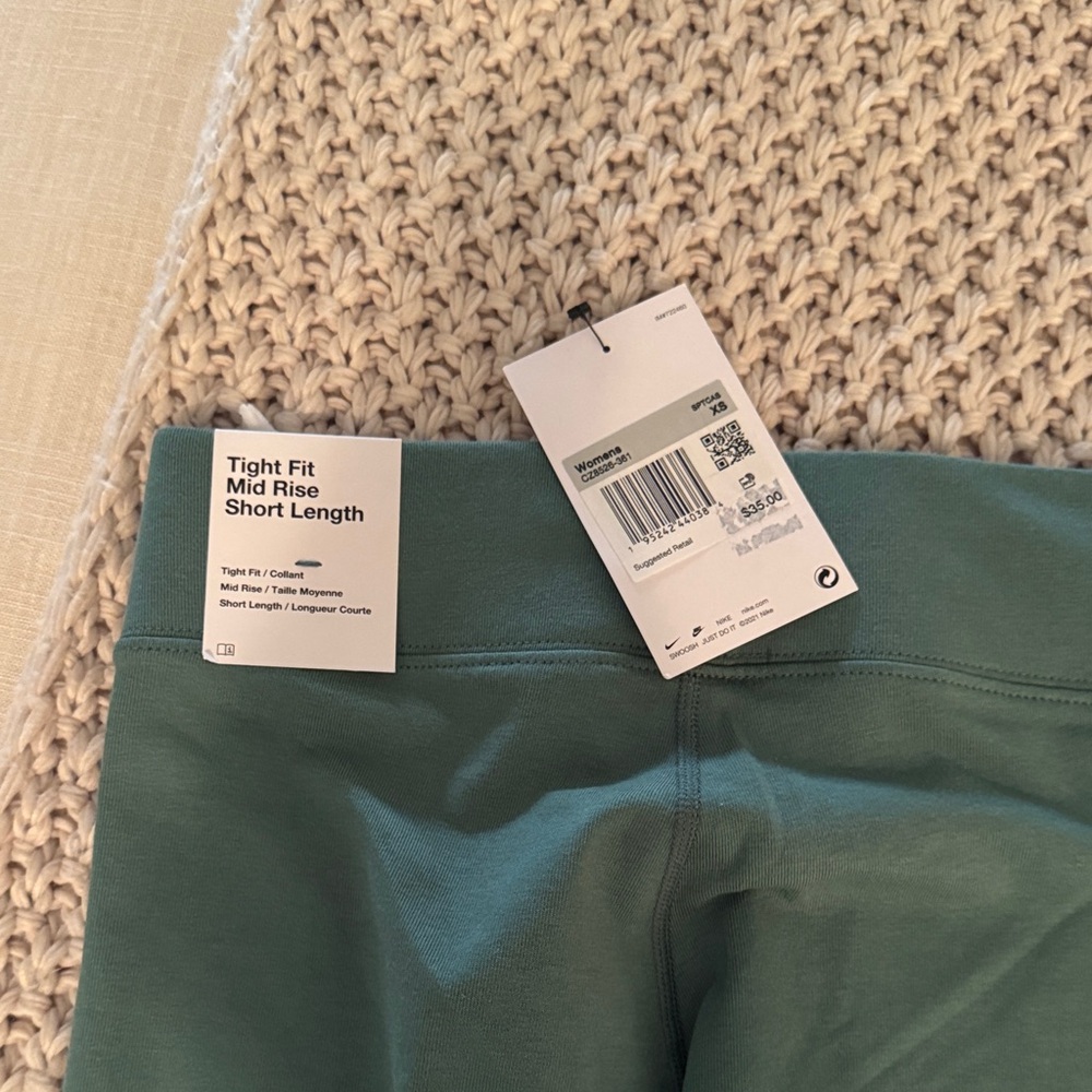 Nike Mid Rise Shorts - Picture 4 of 4